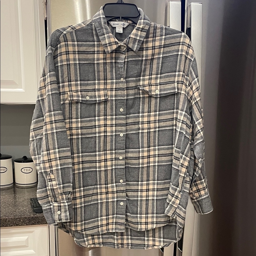Old Navy Women's Plaid lightweight flannel Gray and Tan